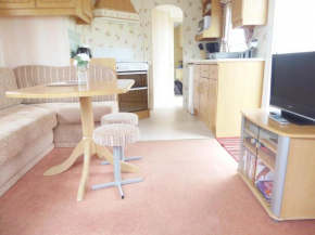 Beachside, Family-friendly, WiFi, 6 berth Caravan 226